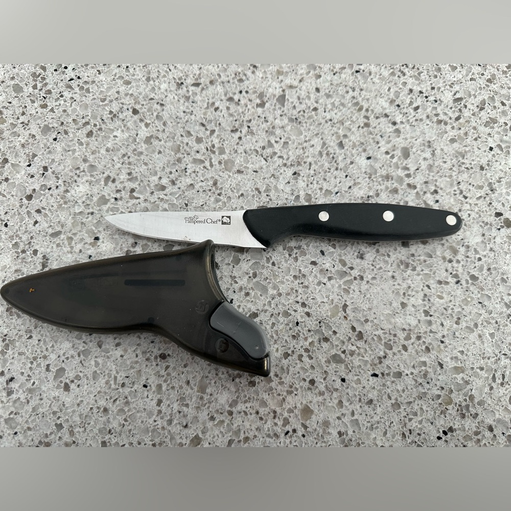 Pampered Chef knife with locking sharpening case